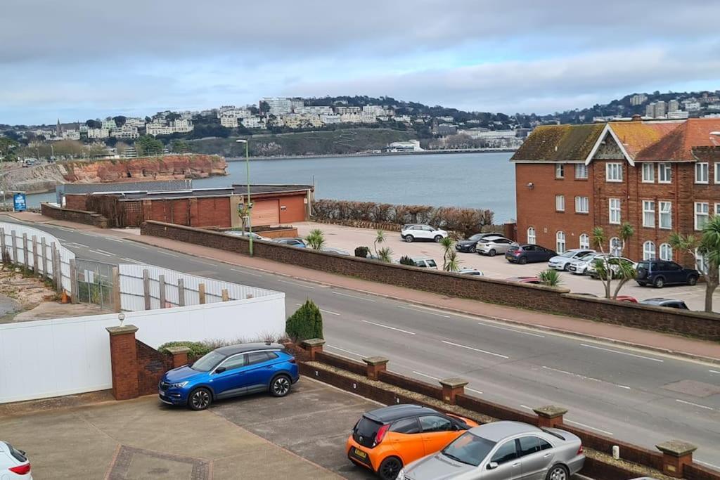 Beautiful 2-Bed Apartment On Torquay Seafront Exterior photo